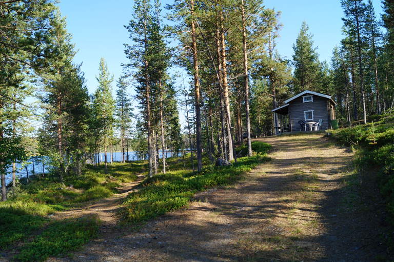 lake-side house Blåbär