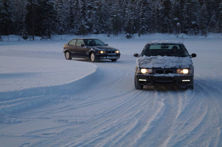 Cars on the Myrkulla Icetrack